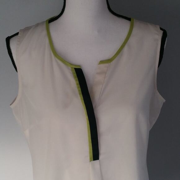 Banana Republic Factory Cream Sleeveless Blouse Size M - Picture 3 of 5